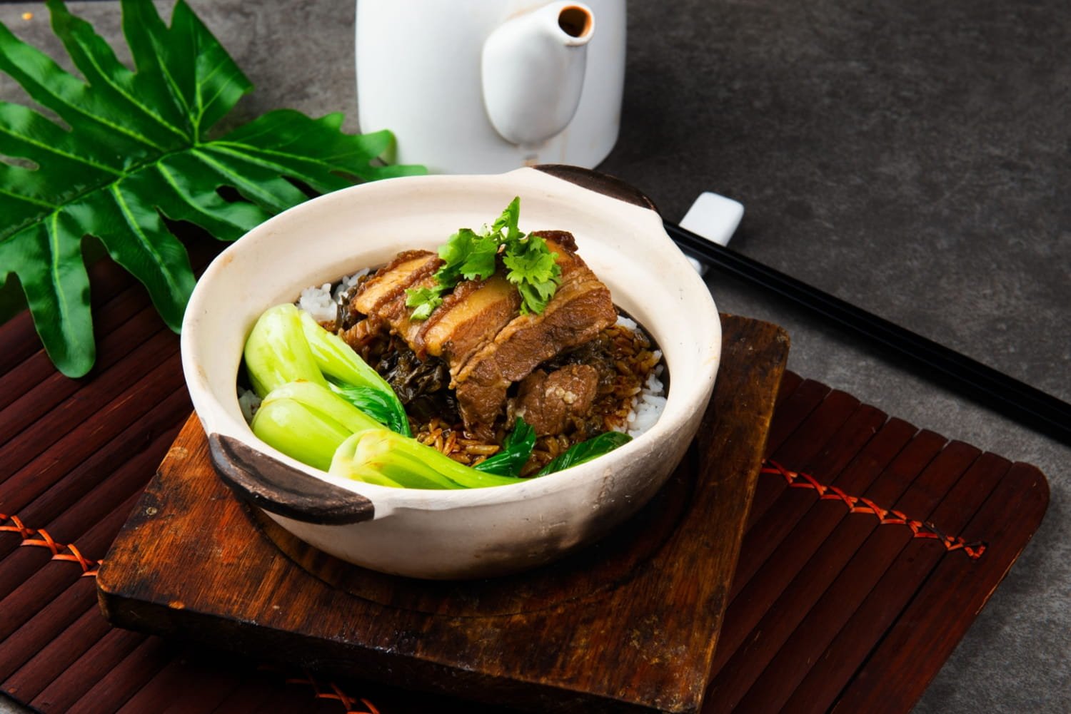 is it safe to cook in clay pots