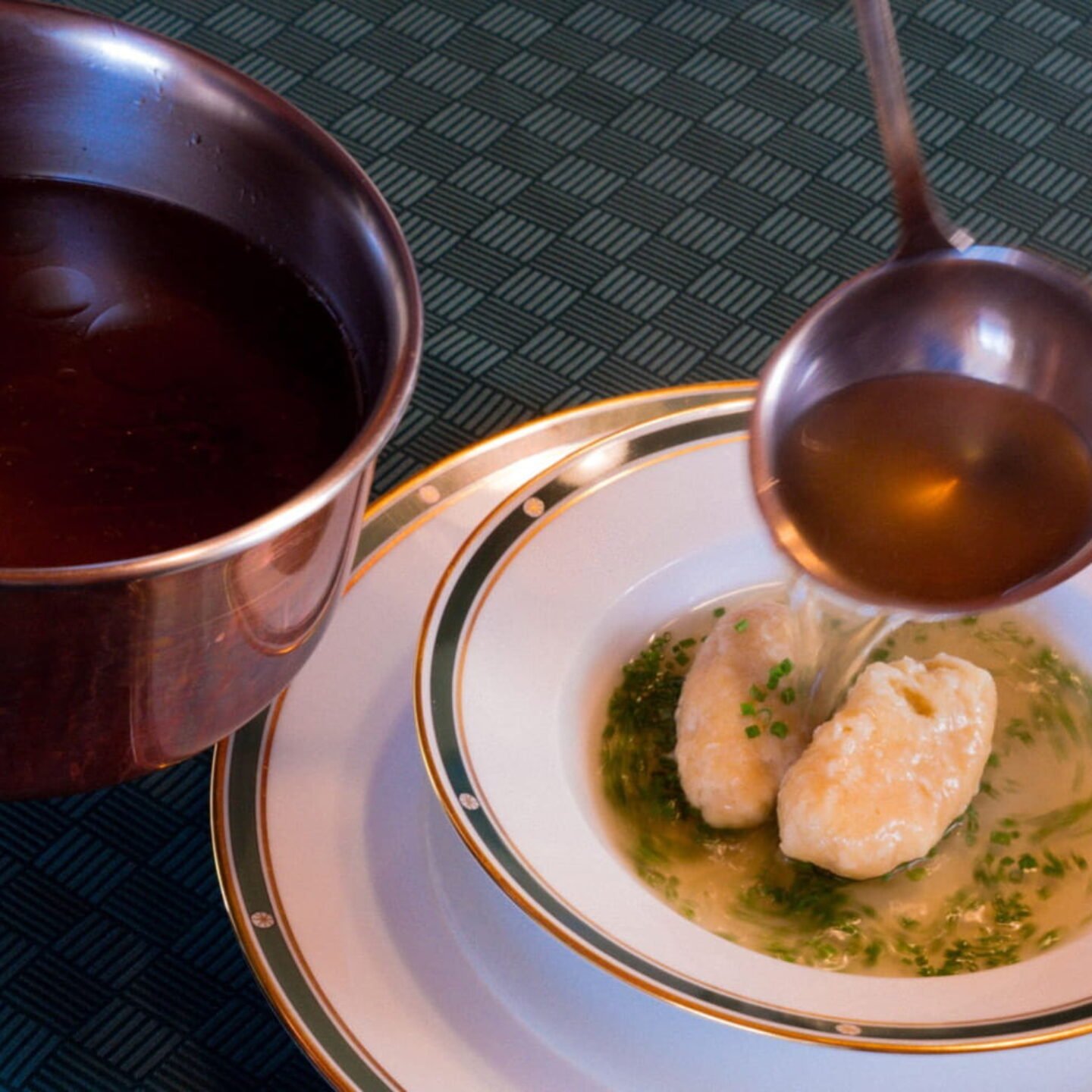 Beef Consomme Vs Beef Broth – What’s The Difference?