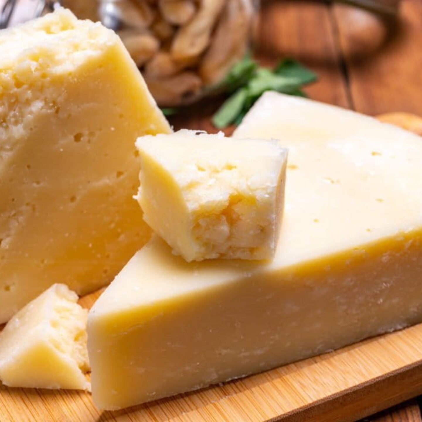 Romano Cheese Vs Parmesan – Fascinating Comparison You Should Know