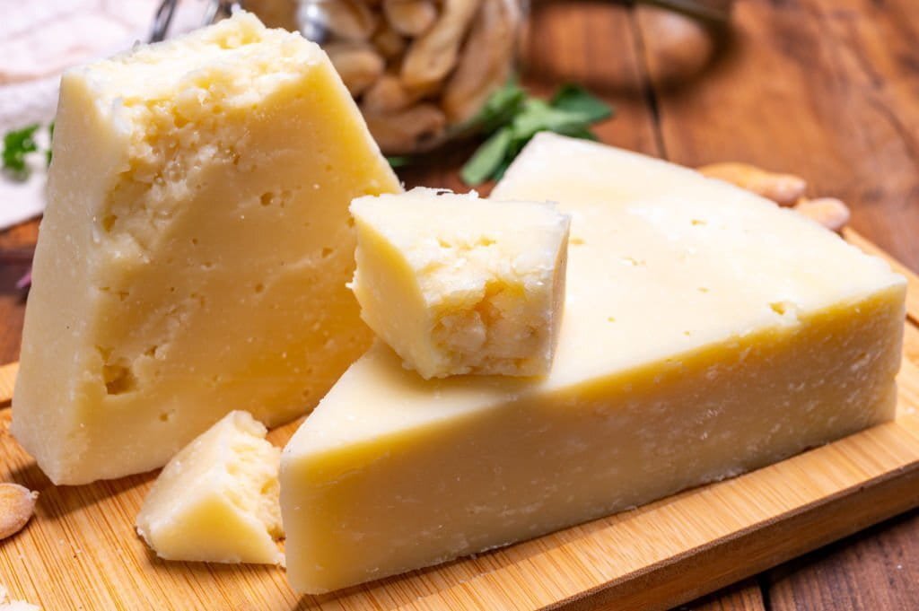 romano cheese vs parmesan