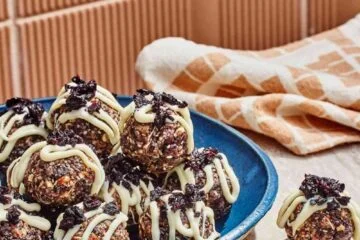 These Blueberry Cobbler Energy Balls Recipe