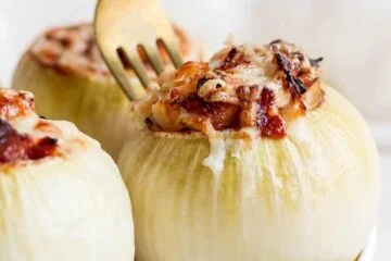 Cheesy Vegetarian Stuffed Onions