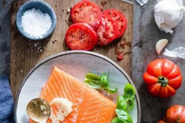 Grilled Salmon with Tomatoes & Basil