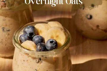 High-Protein Peanut Butter, Banana & Blueberry Overnight Oats