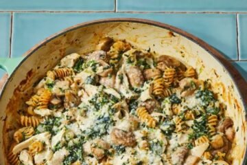 Creamy Chicken, Mushroom & Spinach Skillet Casserole