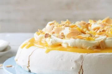 Lemon Pavlova