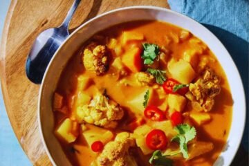Roasted Cauliflower & Potato Curry Soup