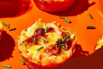 Hash Brown and Bacon Omelet Cups