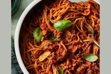 One-Pot Spaghetti with Meat Sauce