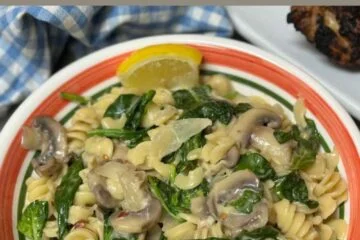 One Pot Spinach Mushroom Pasta